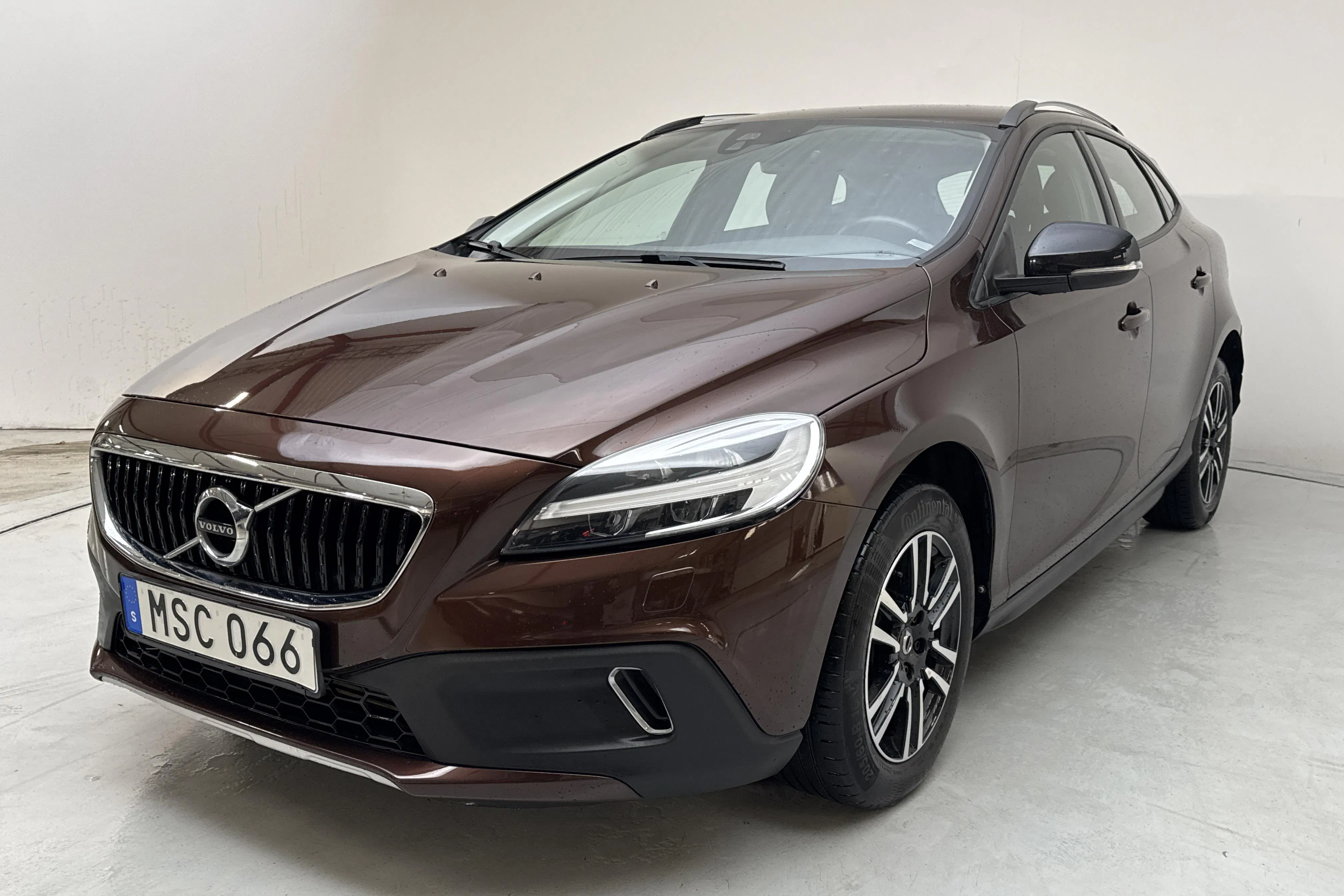 Presentation photo 1 of 16: Volvo V40 Cross Country T3 (152hk) - 49 890 km - Automatic - brown - 2018