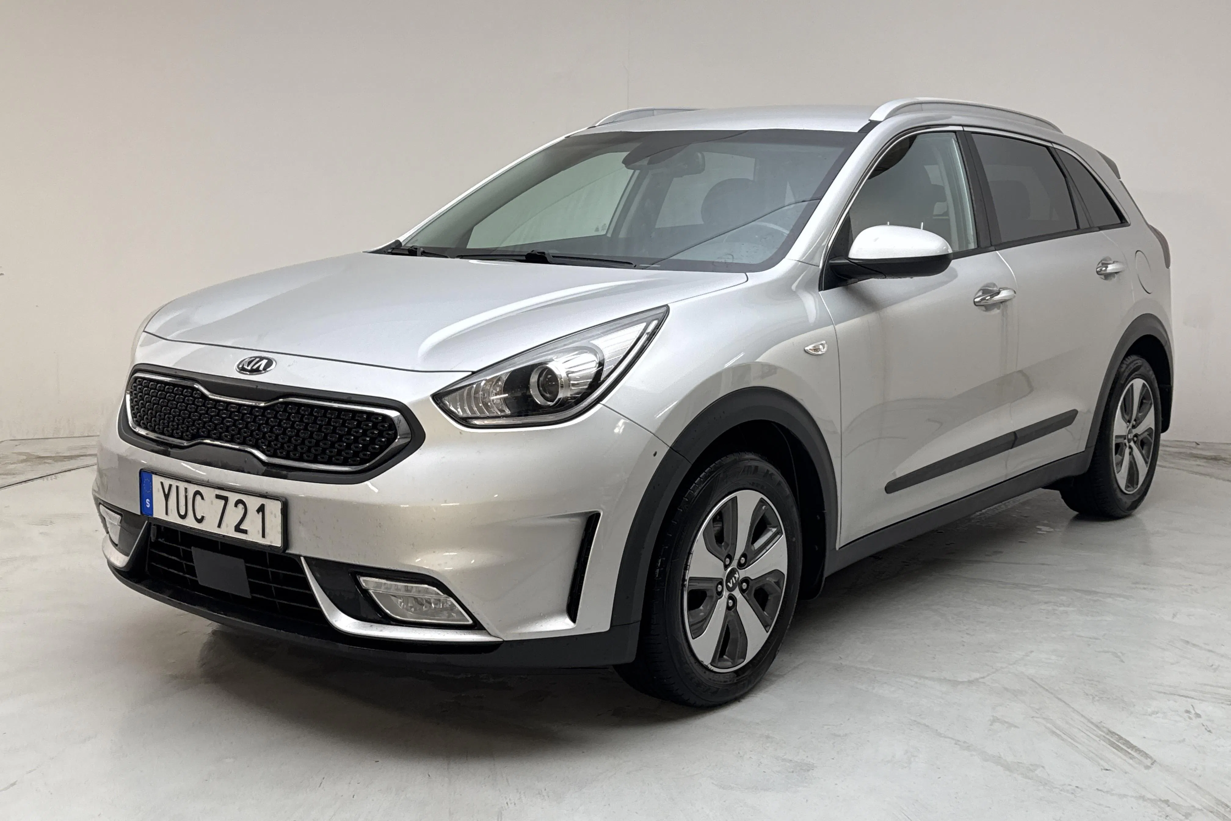Presentationsfoto 1 av 14: KIA Niro Hybrid 1.6 (141hk) - 12 072 mil - Automat - grå - 2018