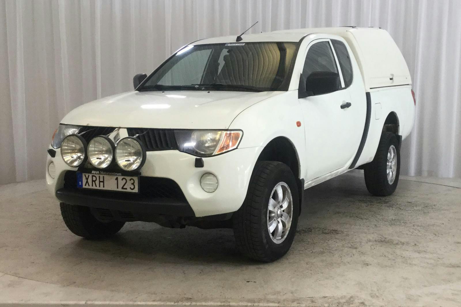 Presentationsfoto 1 av 11: Mitsubishi L200 2.5 DI-D (136hk) - 29 122 mil - Manuell - vit - 2006